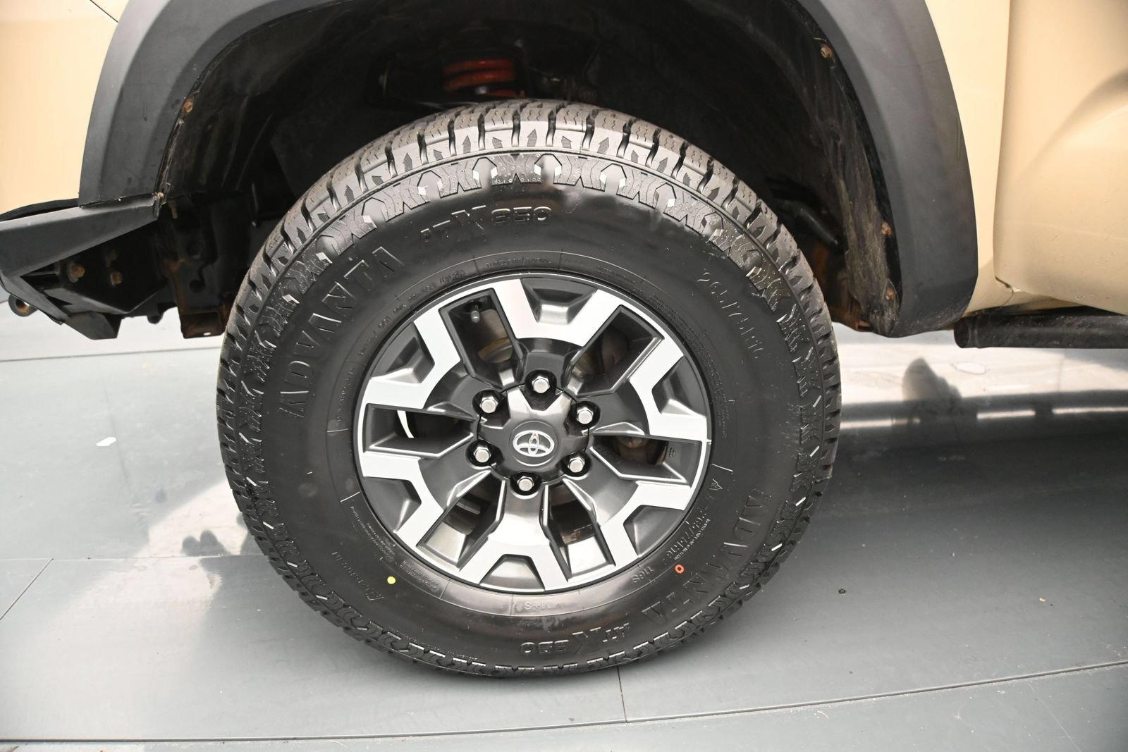 Used 2016 Toyota Tacoma TRD Off-Road AWD/4WD image 25
