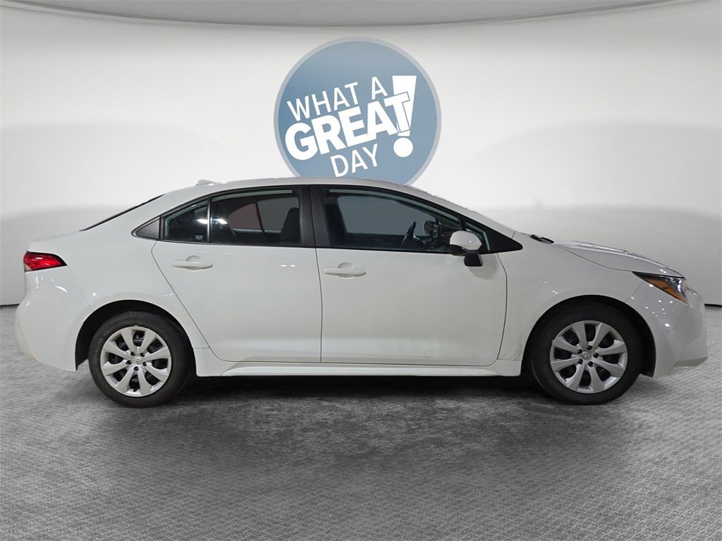 Used 2024 Toyota Corolla LE image 2