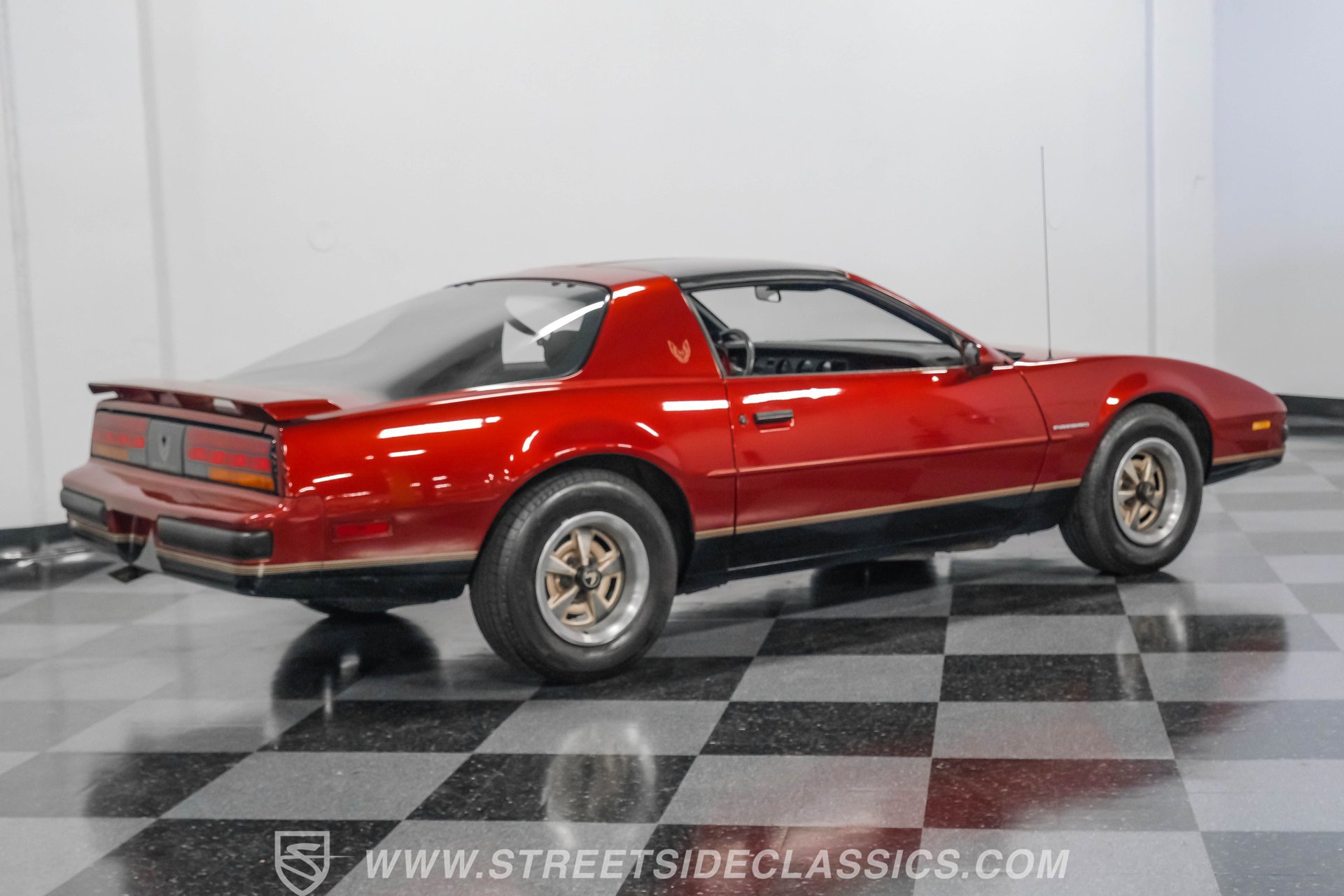 Used 1987 Pontiac Firebird Coupe image 12