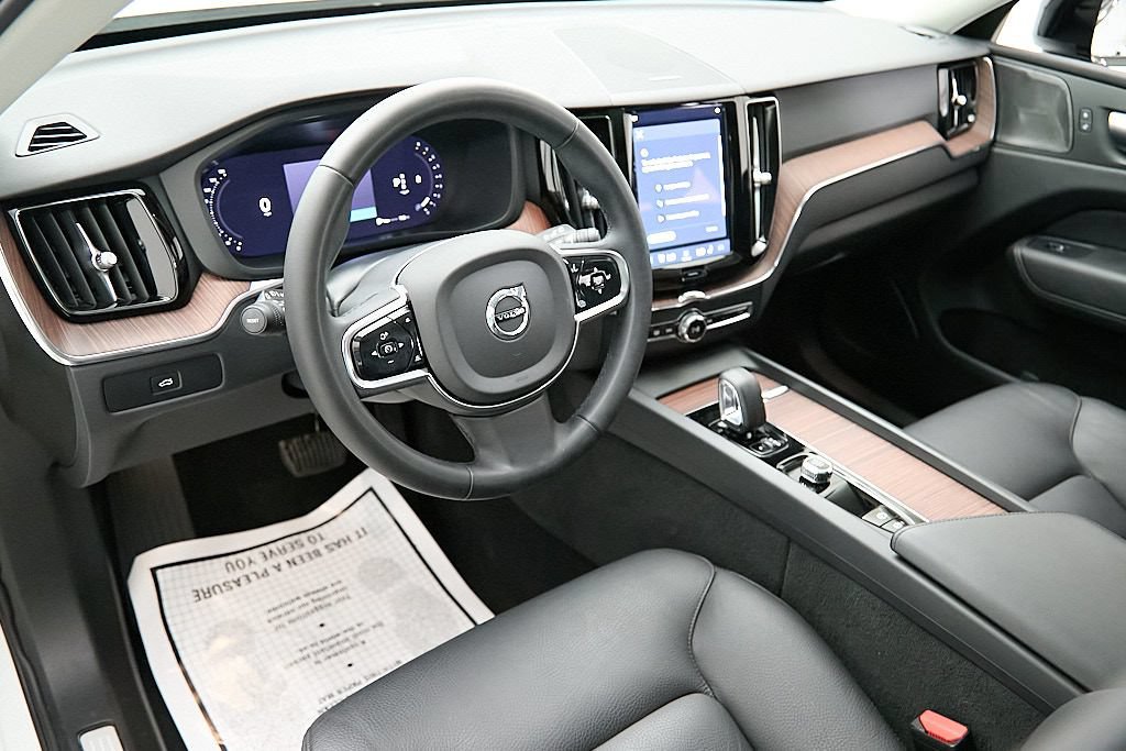 Certified 2024 Volvo XC60 B5 Plus w/ Protection Package Premier AWD/4WD image 12