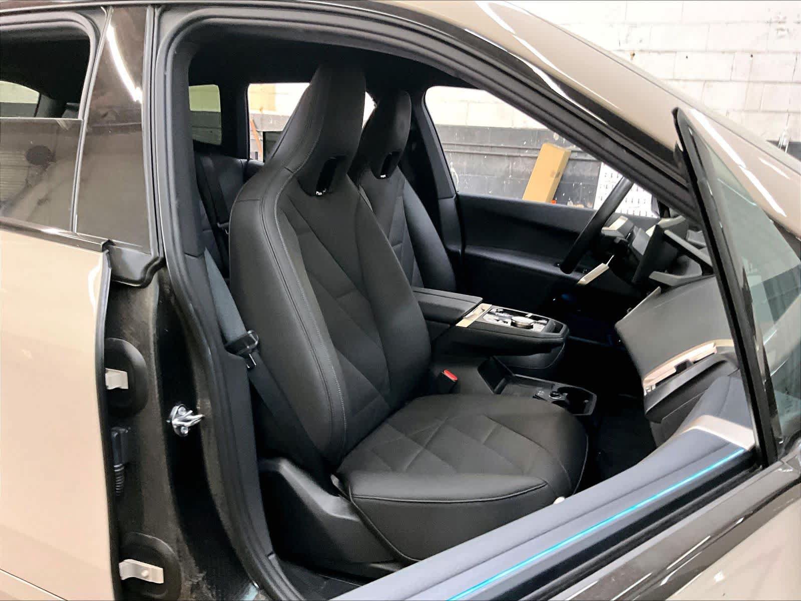Used 2026 BMW iX xDrive45 AWD/4WD image 10