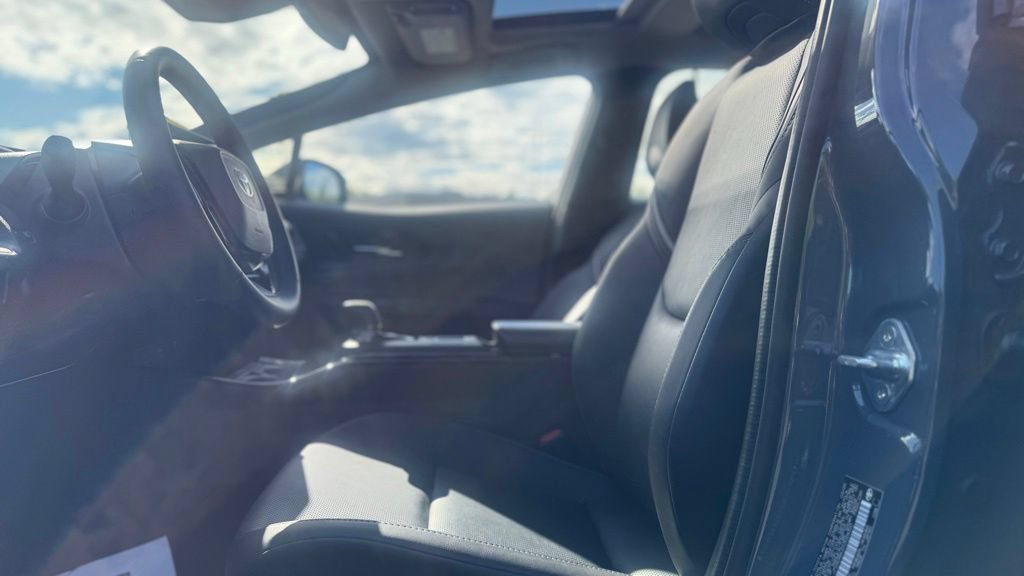 Used 2025 Toyota Prius Limited AWD/4WD image 25