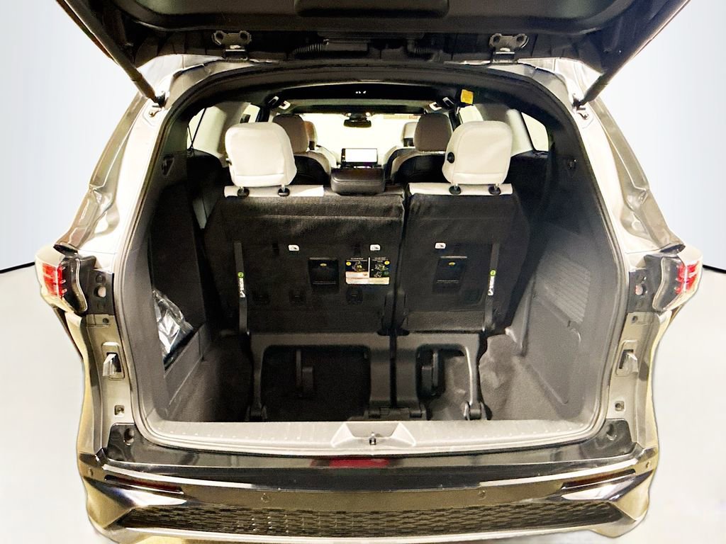 Certified 2026 Toyota Sienna XSE AWD/4WD image 26