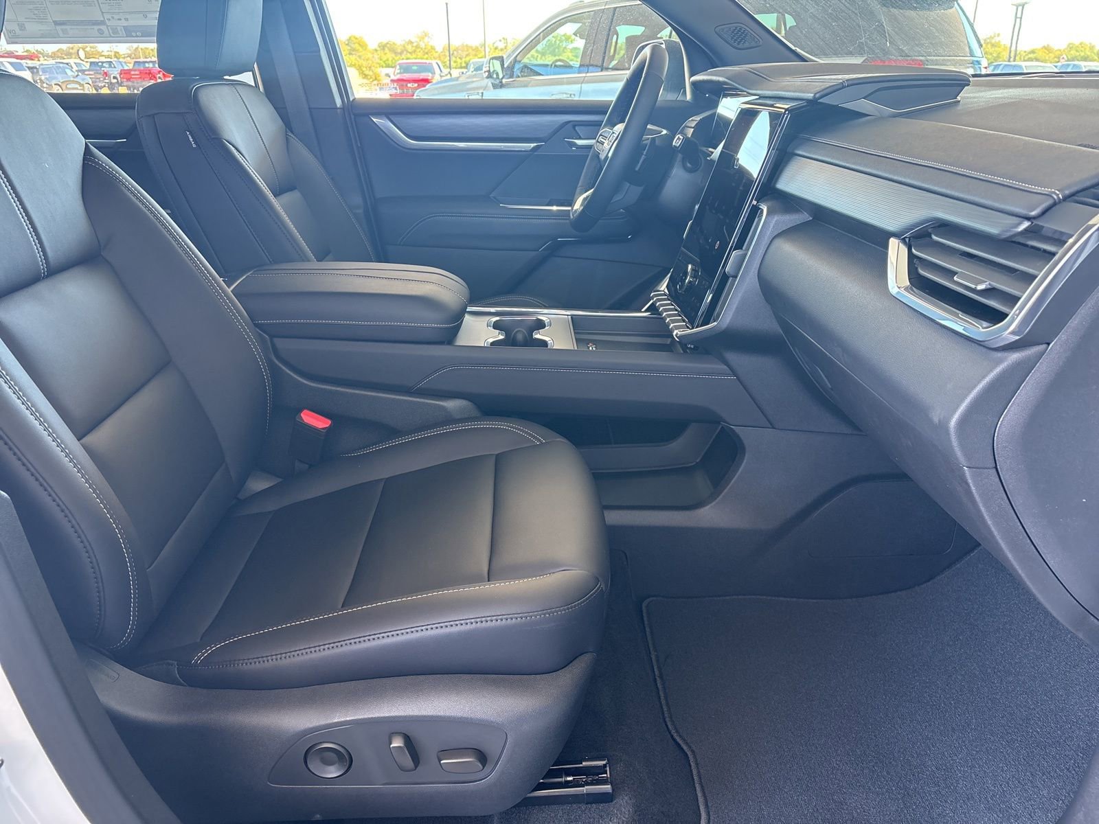 New 2026 GMC Acadia Elevation image 16