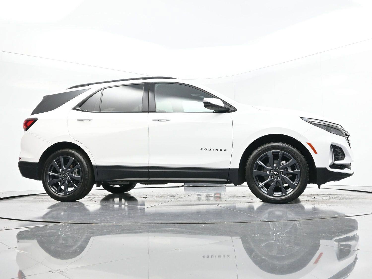 Used 2023 Chevrolet Equinox RS image 41