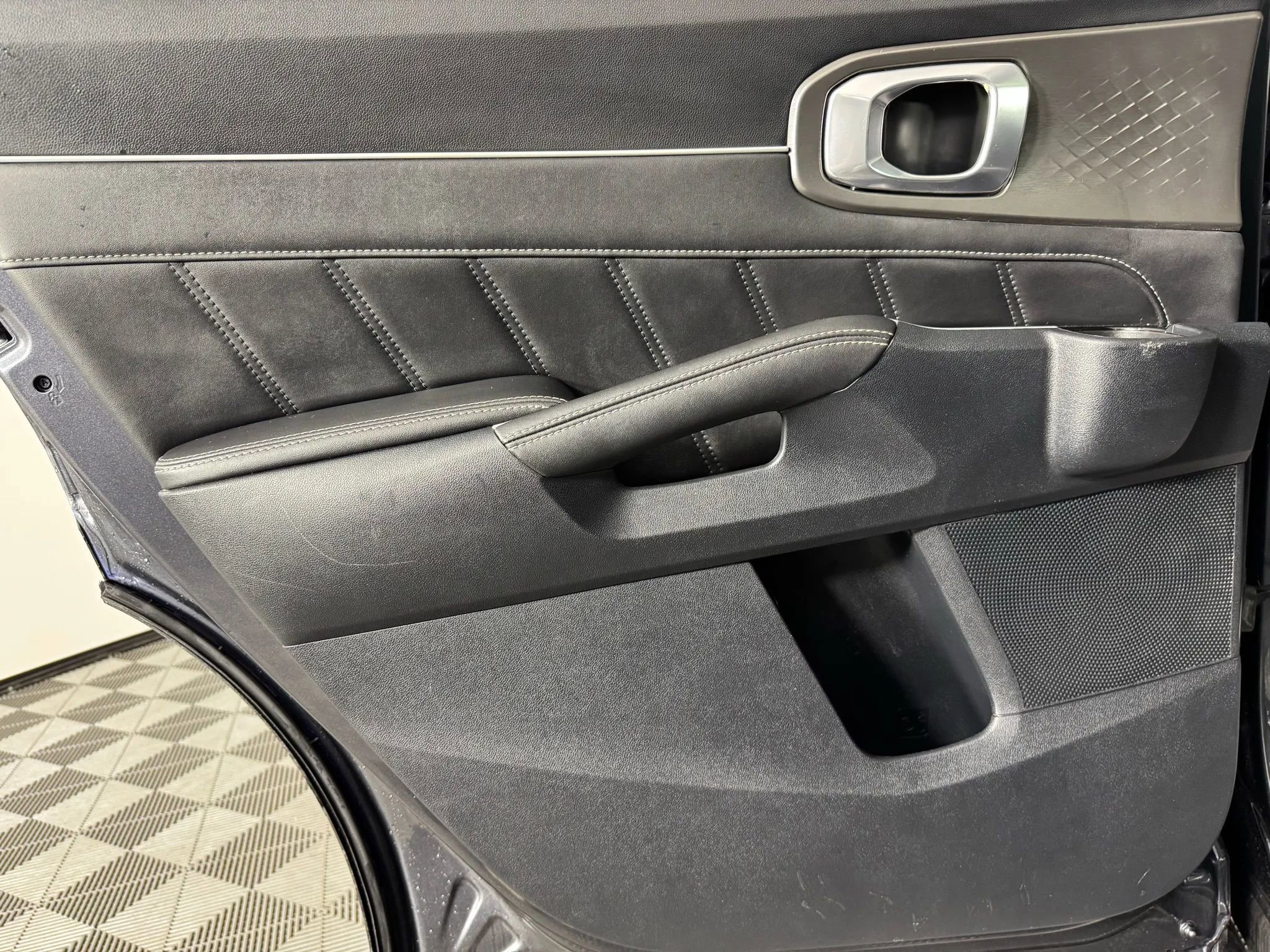 Used 2022 Kia Sorento SX image 47