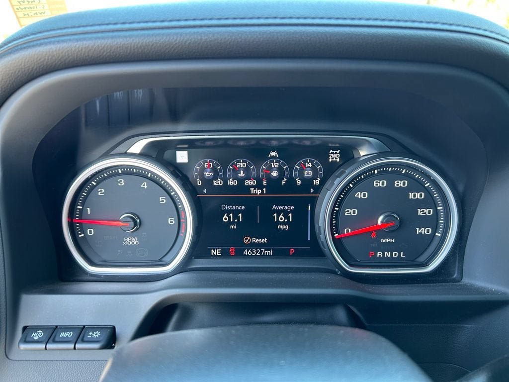 Used 2022 Chevrolet Silverado 1500 High Country w/ Technology Package AWD/4WD image 17