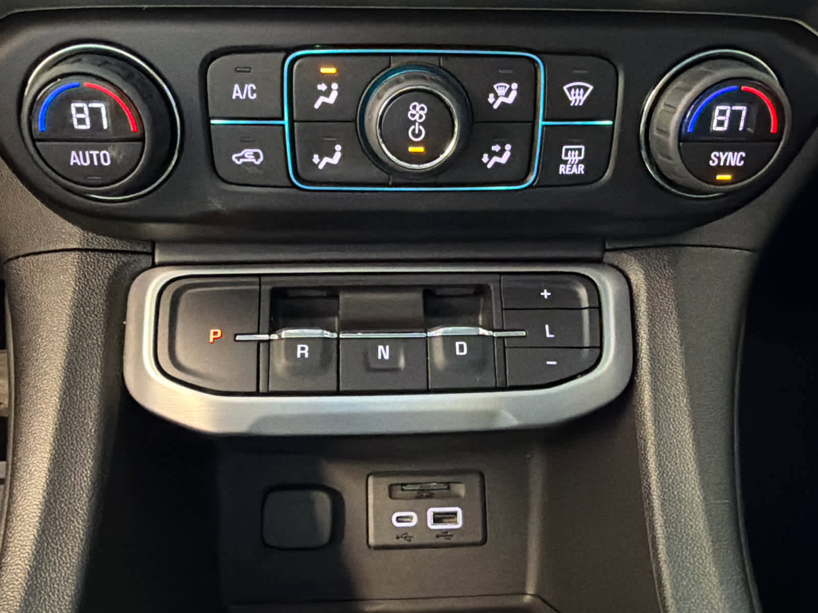 Used 2023 GMC Acadia SLE w/ Driver Convenience Package image 44