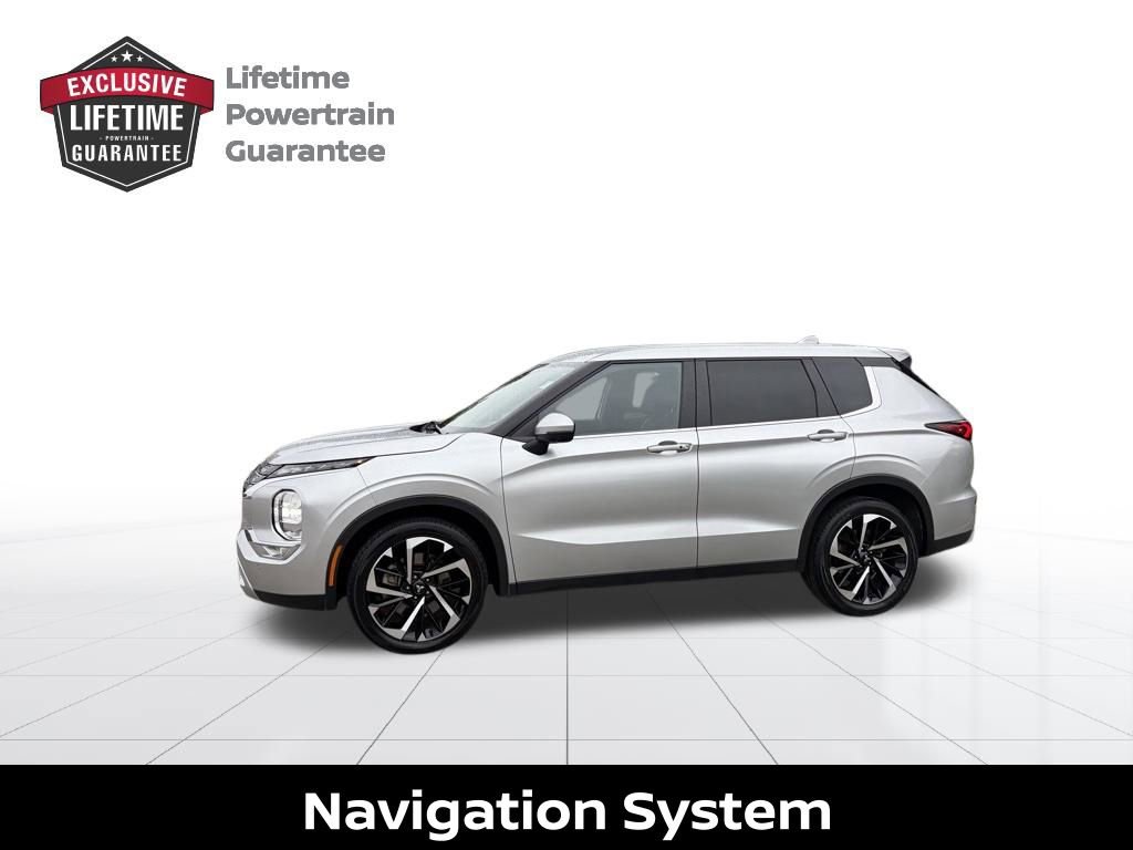 Used 2024 Mitsubishi Outlander SE FWD image 2