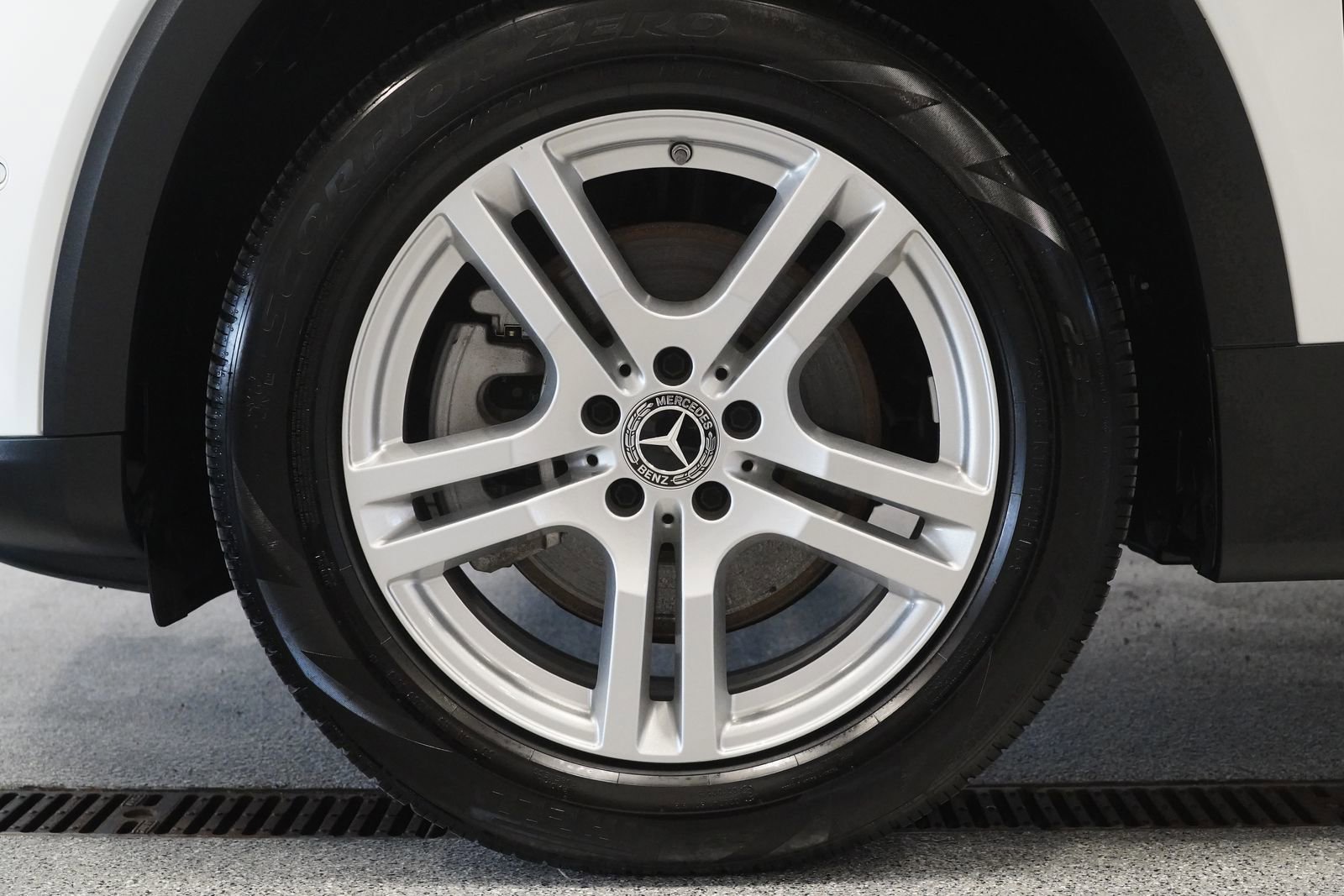 Used 2023 Mercedes-Benz GLB 250 4MATIC image 9