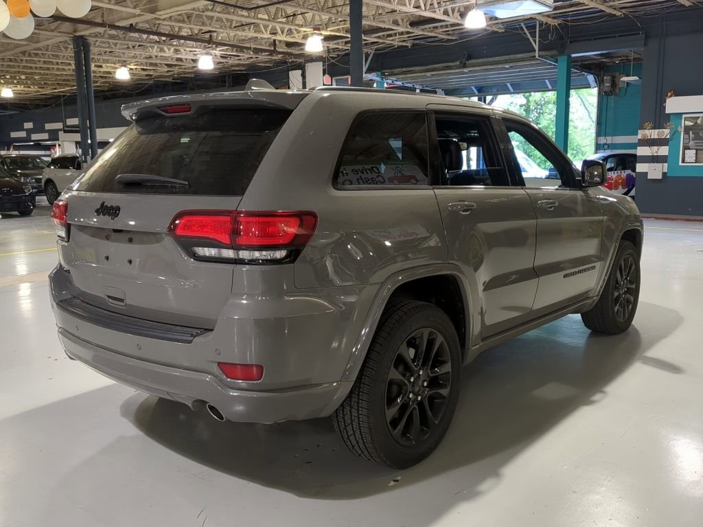 Used 2021 Jeep Grand Cherokee Laredo X AWD/4WD image 5