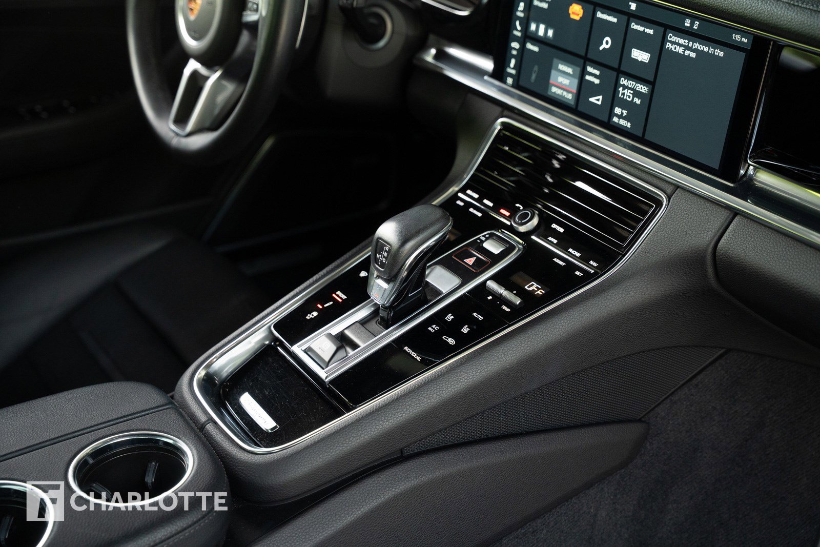 Used 2020 Porsche Panamera 4 image 32