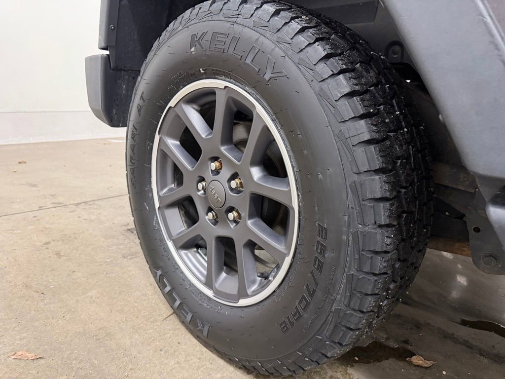 Used 2014 Jeep Wrangler Unlimited Sport w/ Dual Top Group AWD/4WD image 13