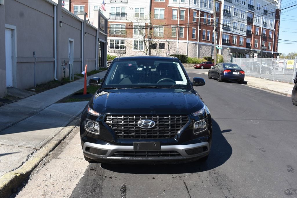 Used 2022 Hyundai Venue SE FWD image 3