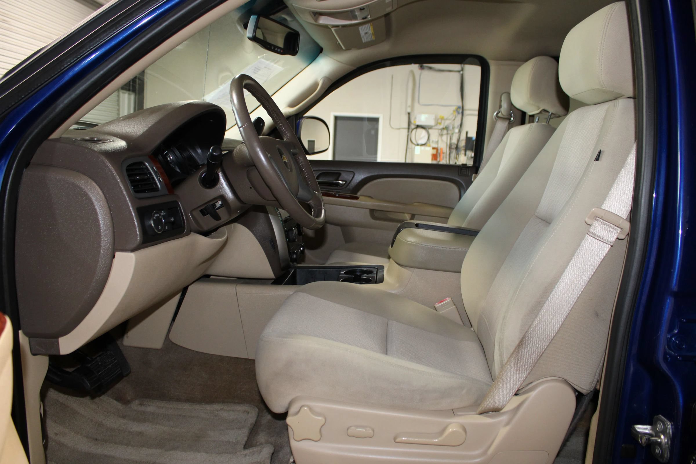 Used 2013 Chevrolet Avalanche LS RWD image 9