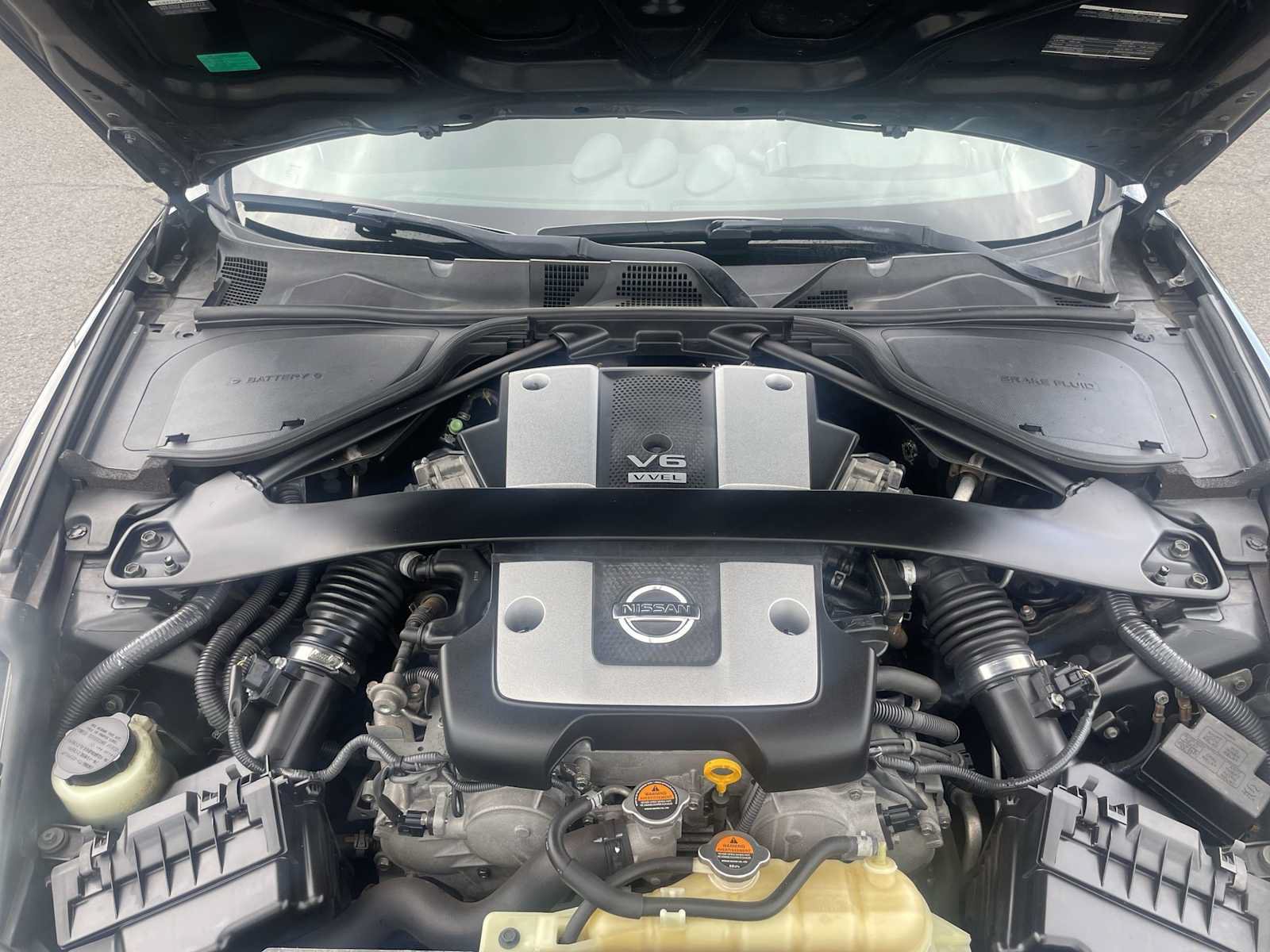 Used 2014 Nissan 370Z Coupe RWD image 17
