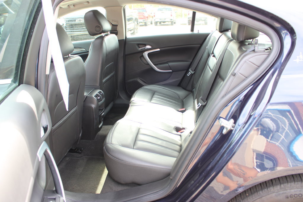 Used 2015 Buick Regal Premium w/ Experience Buick Package FWD image 32