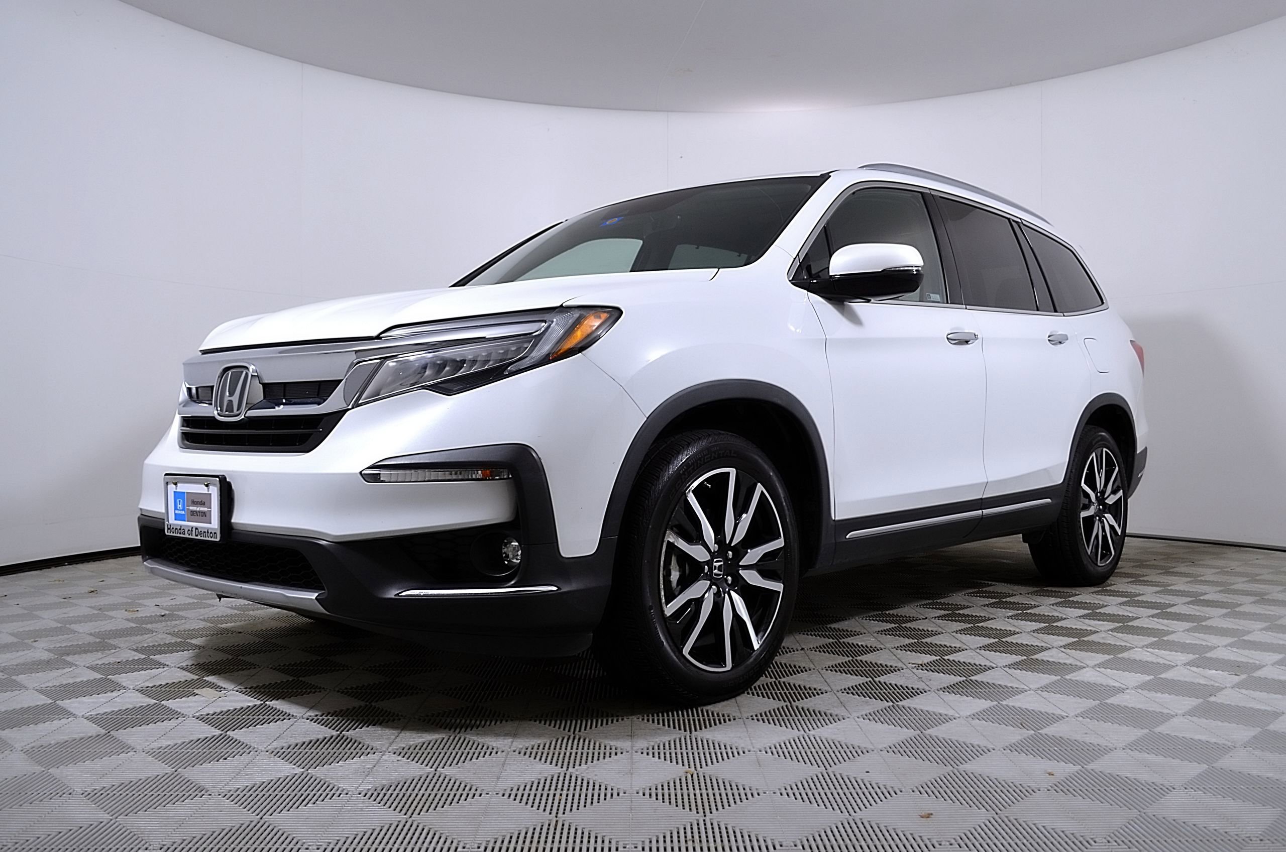 Used 2020 Honda Pilot Touring image 3