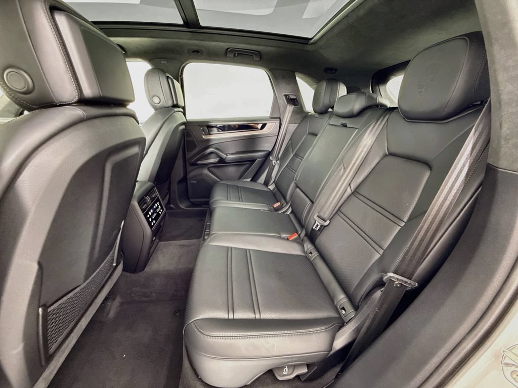 Certified 2025 Porsche Cayenne GTS w/ Premium Package Plus AWD/4WD image 24