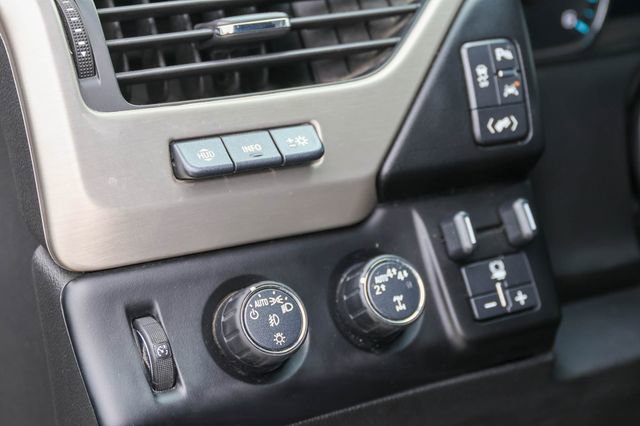 Used 2020 GMC Yukon XL Denali AWD/4WD image 12