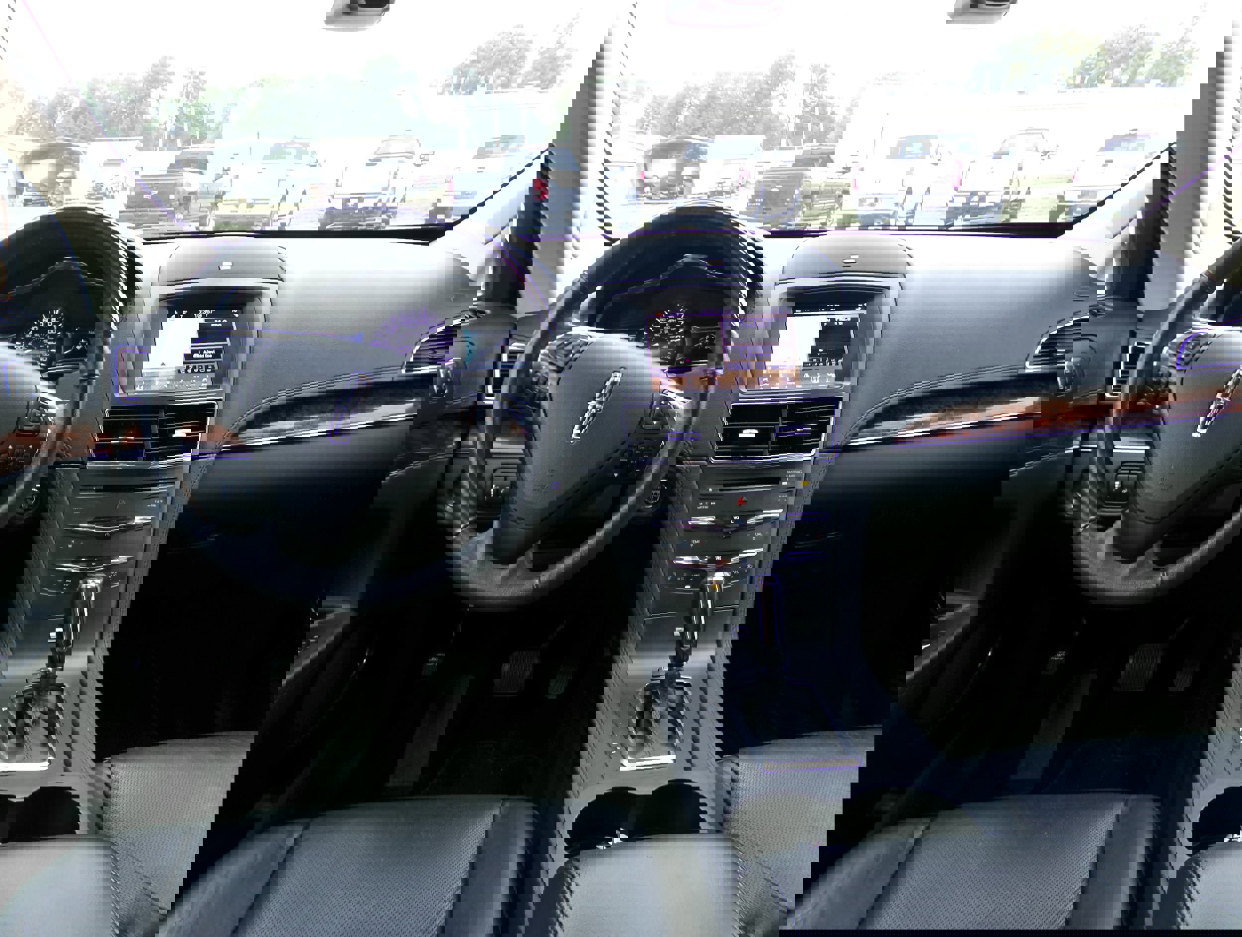 Used 2019 Lincoln MKT AWD image 15