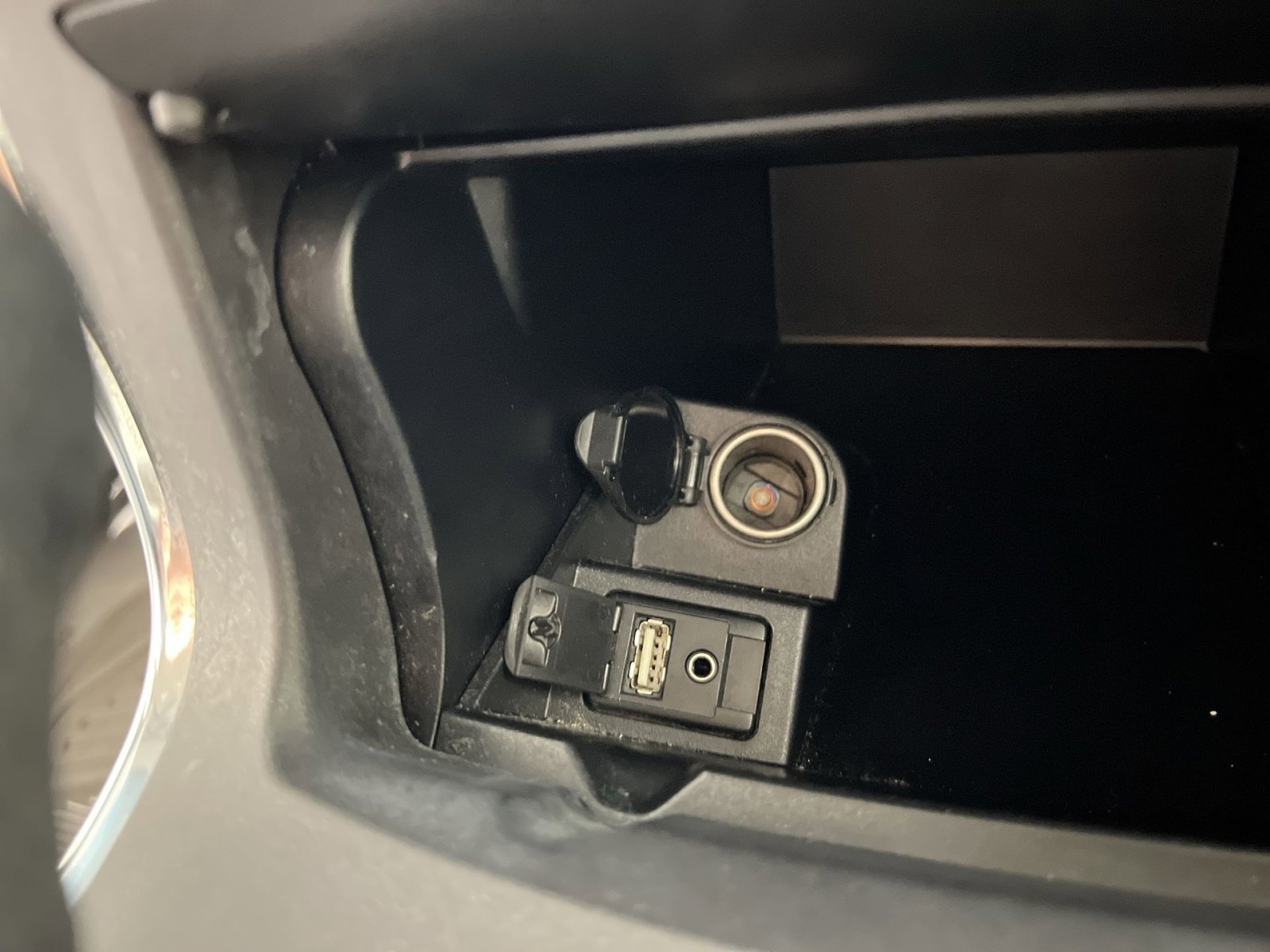 Used 2016 Toyota Camry LE image 30