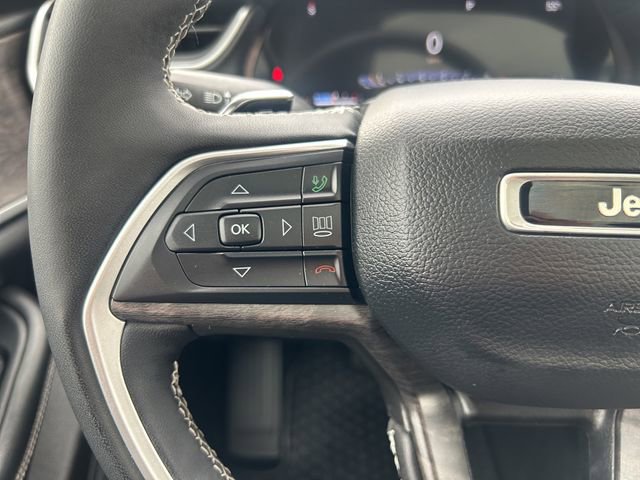 Used 2023 Jeep Grand Cherokee L Limited w/ Luxury Tech Group II AWD/4WD image 30