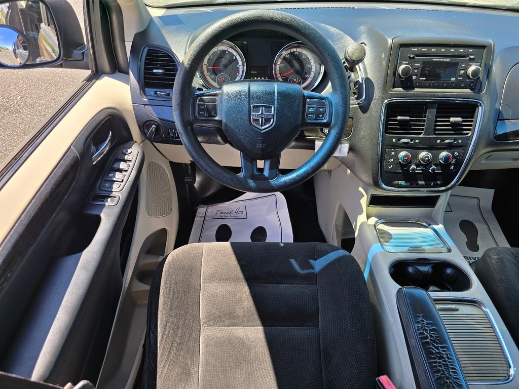 Used 2016 Dodge Grand Caravan SXT image 12