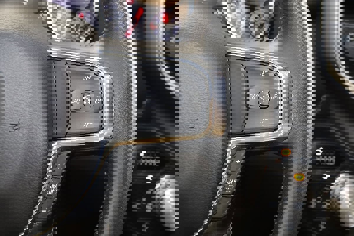 Used 2024 RAM 1500 Laramie image 29