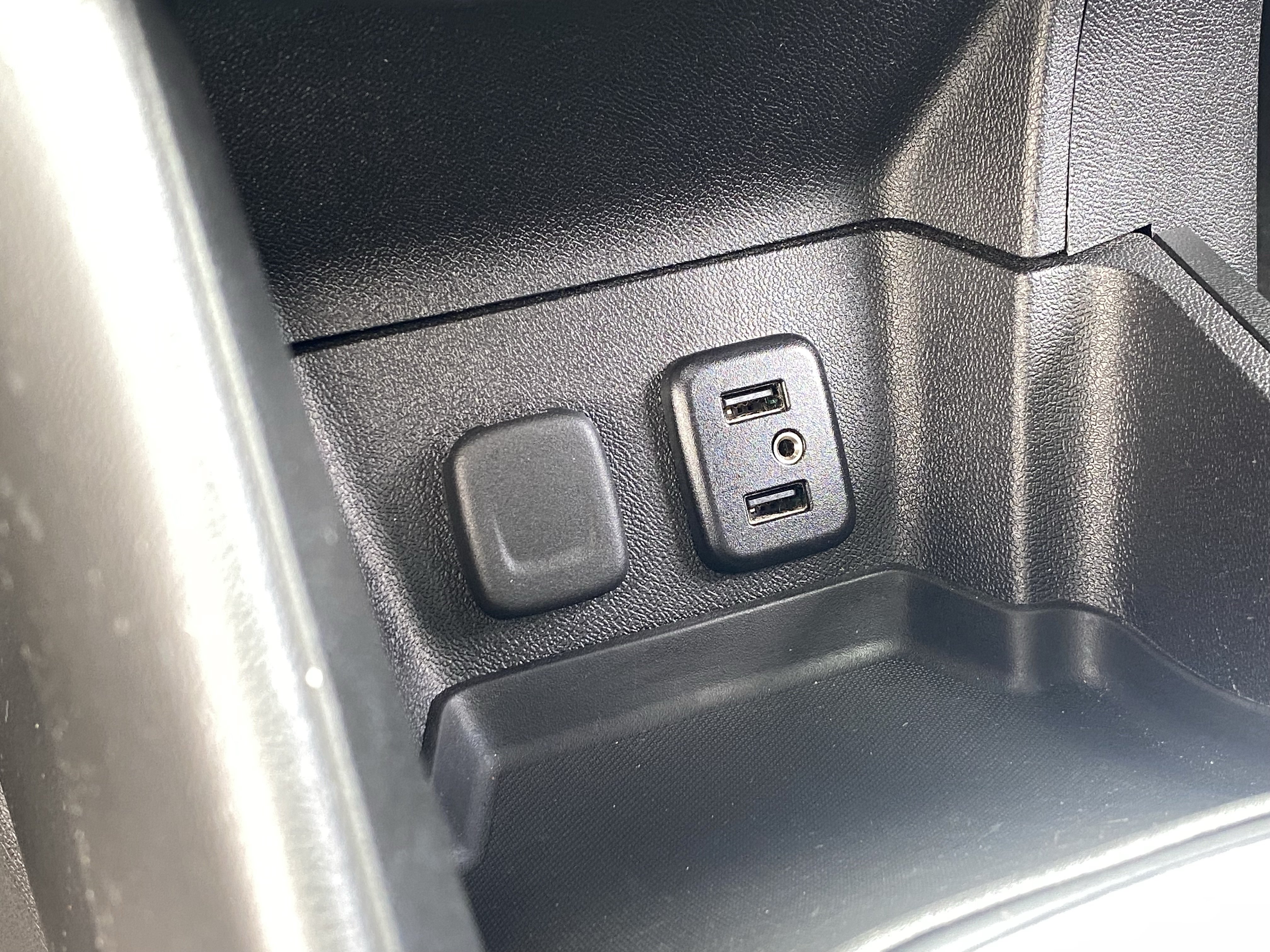 Used 2017 Chevrolet Volt Premier w/ Driver Confidence II Package FWD image 24