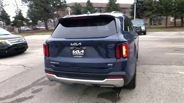New 2025 Kia Sorento EX image 2