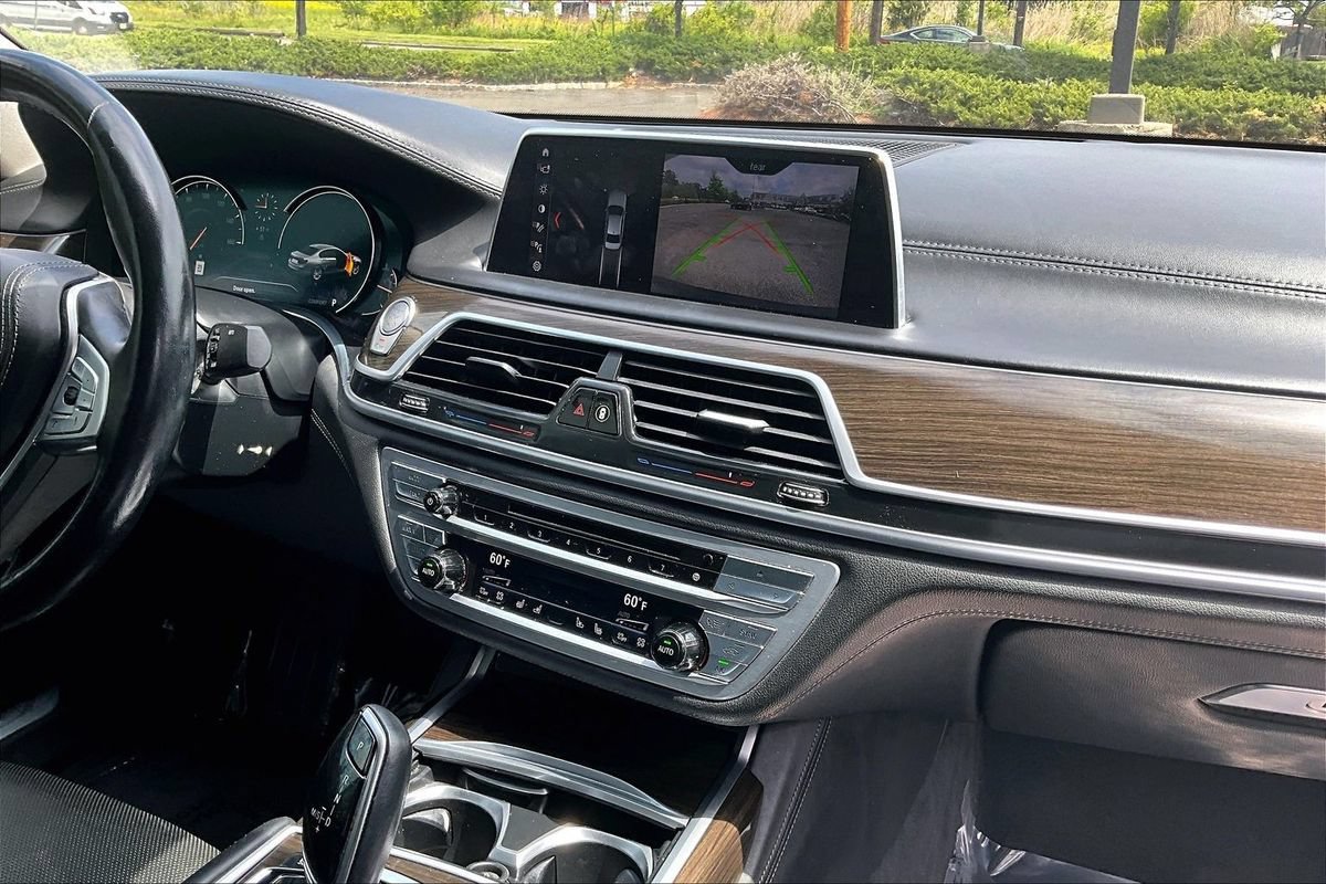 Used 2018 BMW 750i xDrive AWD/4WD image 31