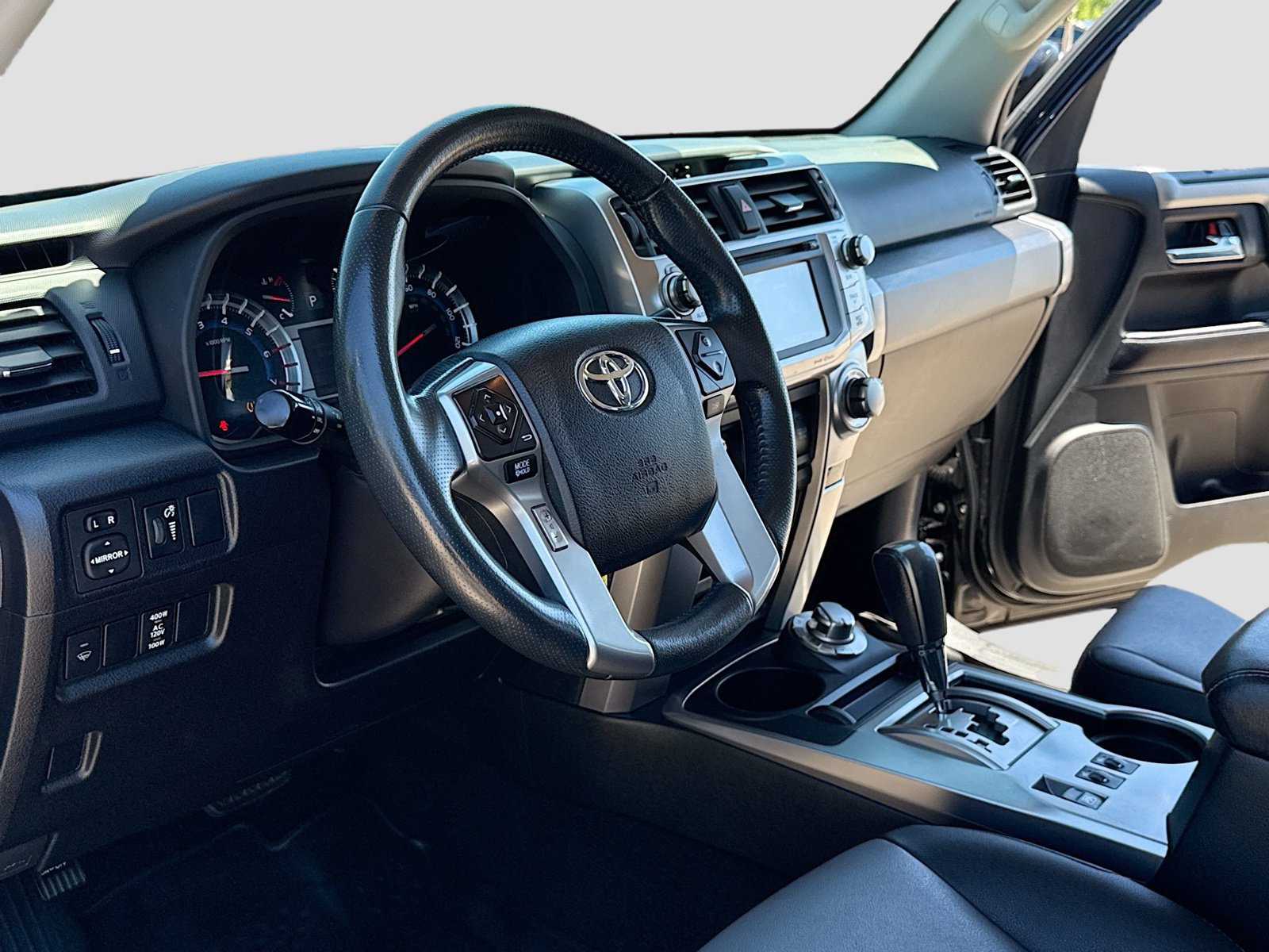 Used 2018 Toyota 4Runner SR5 Premium AWD/4WD image 4