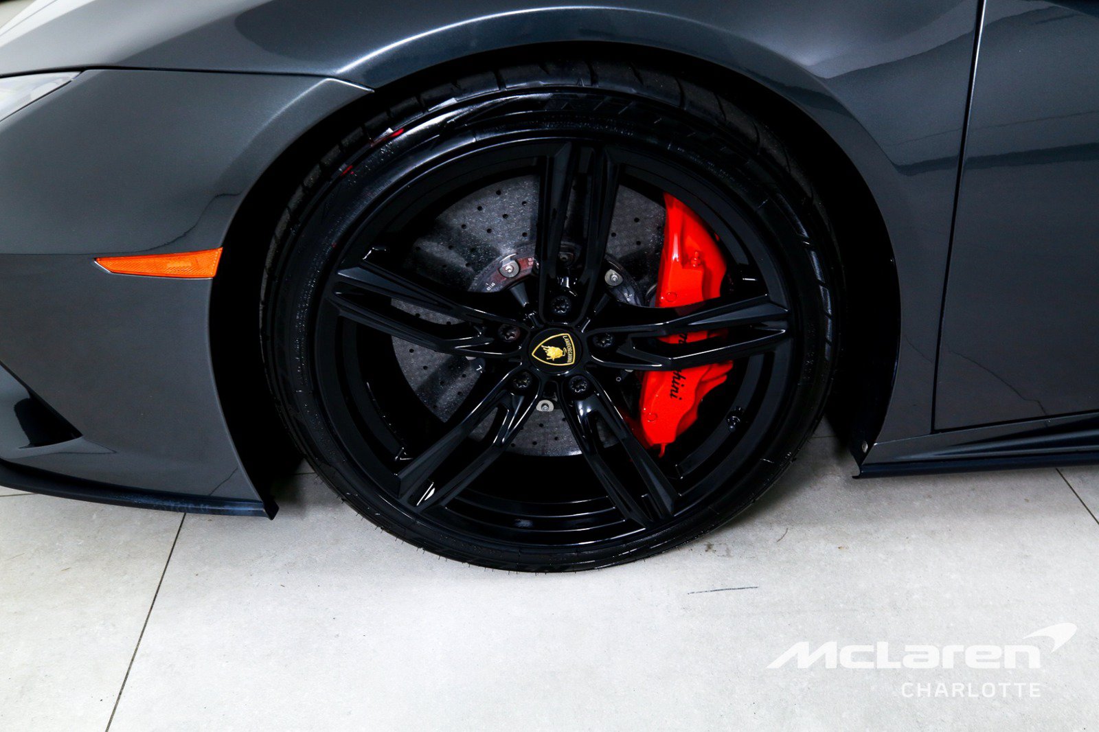 Used 2022 Lamborghini Huracan EVO RWD image 24