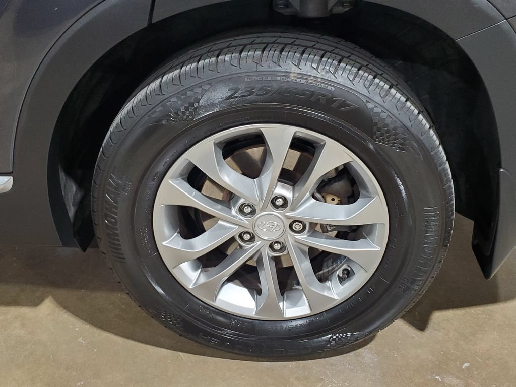 Used 2020 Hyundai Santa Fe SE FWD image 30