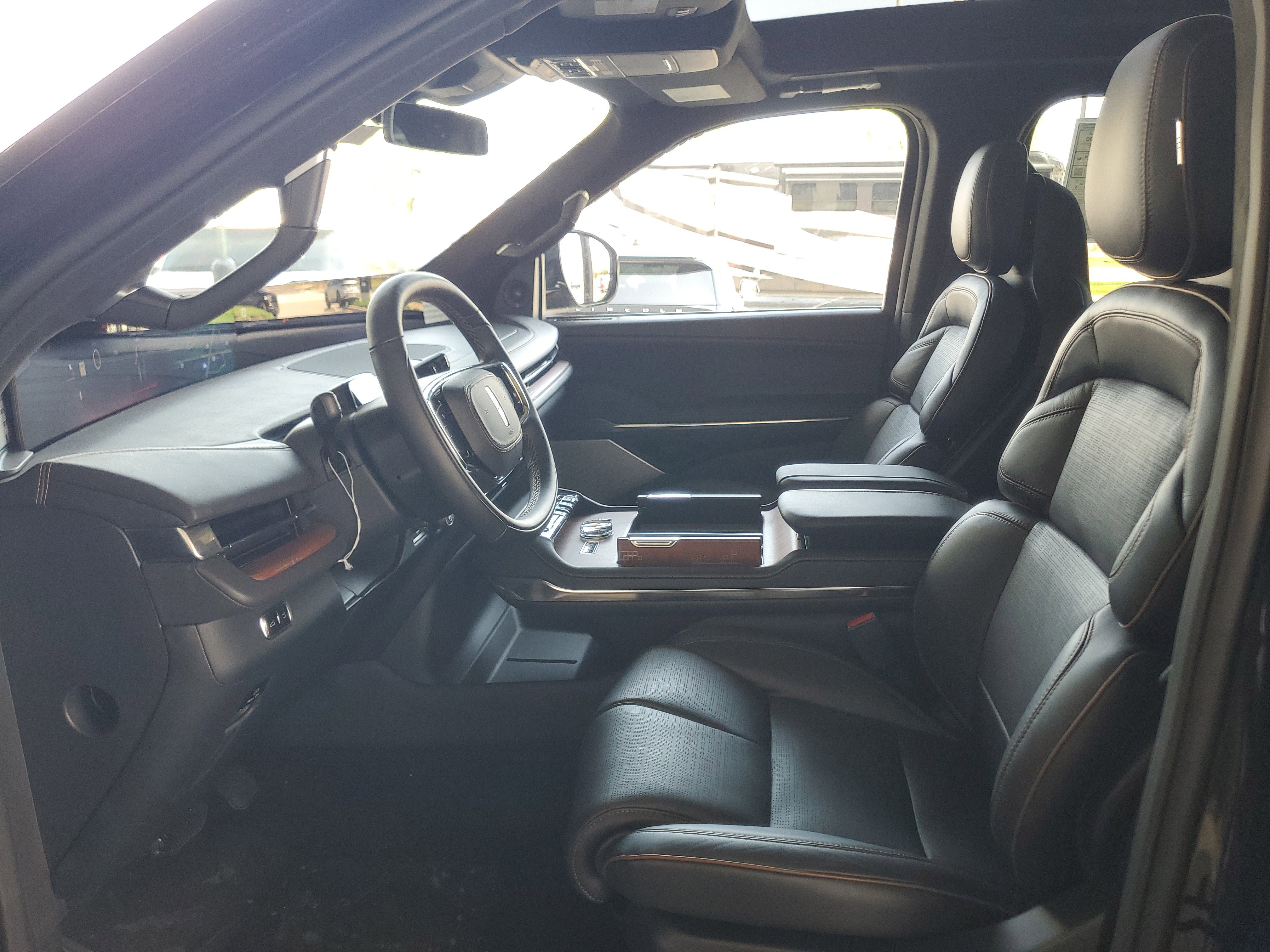 New 2026 Lincoln Navigator L Black Label AWD/4WD image 12