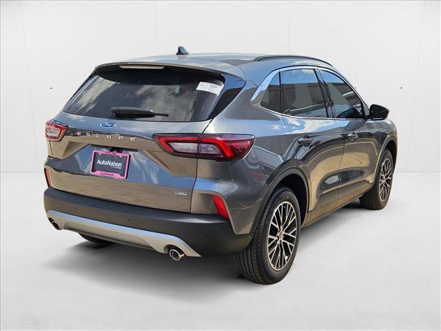 New 2025 Ford Escape SE image 2