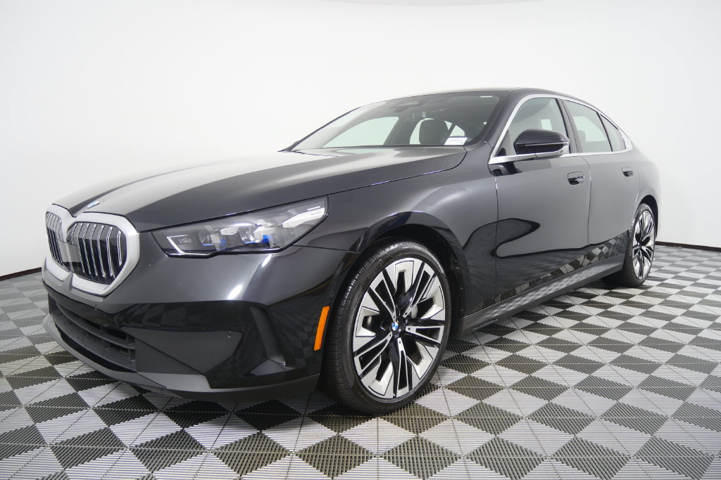 Certified 2026 BMW 530i RWD image 8