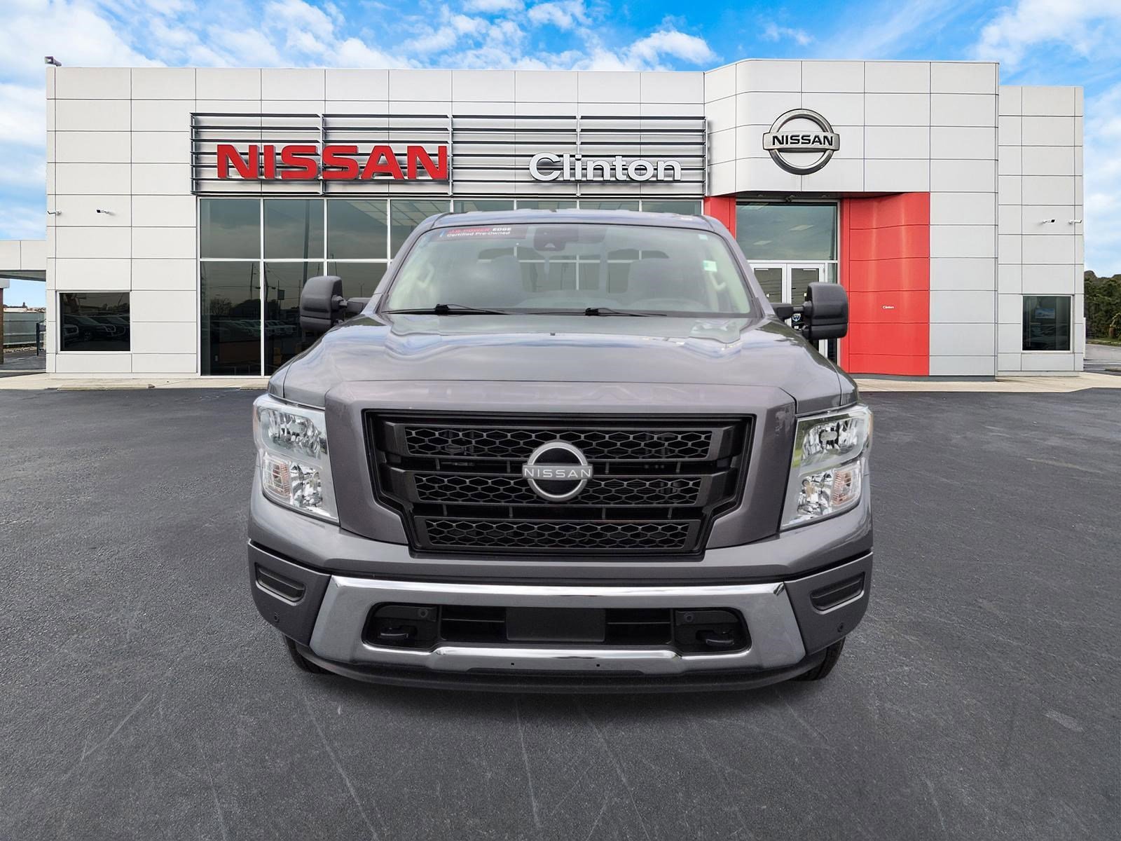 Used 2024 Nissan Titan SV w/ SV Convenience Package AWD/4WD image 8