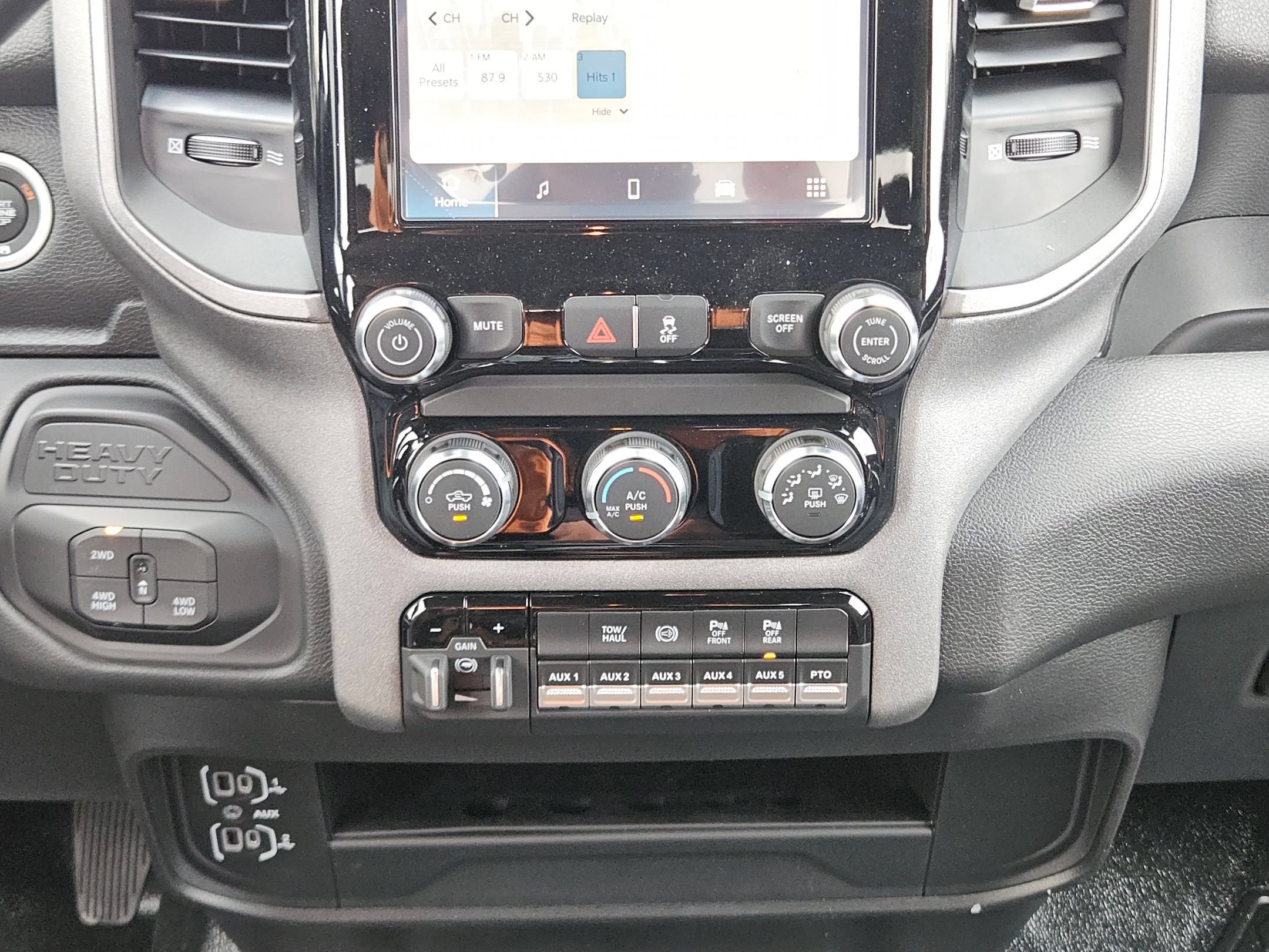 New 2026 RAM 3500 Tradesman AWD/4WD image 17