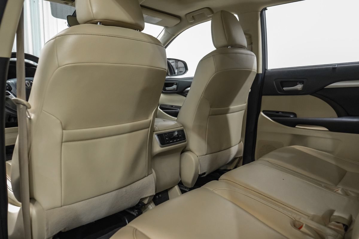 Used 2018 Toyota Highlander XLE FWD image 35
