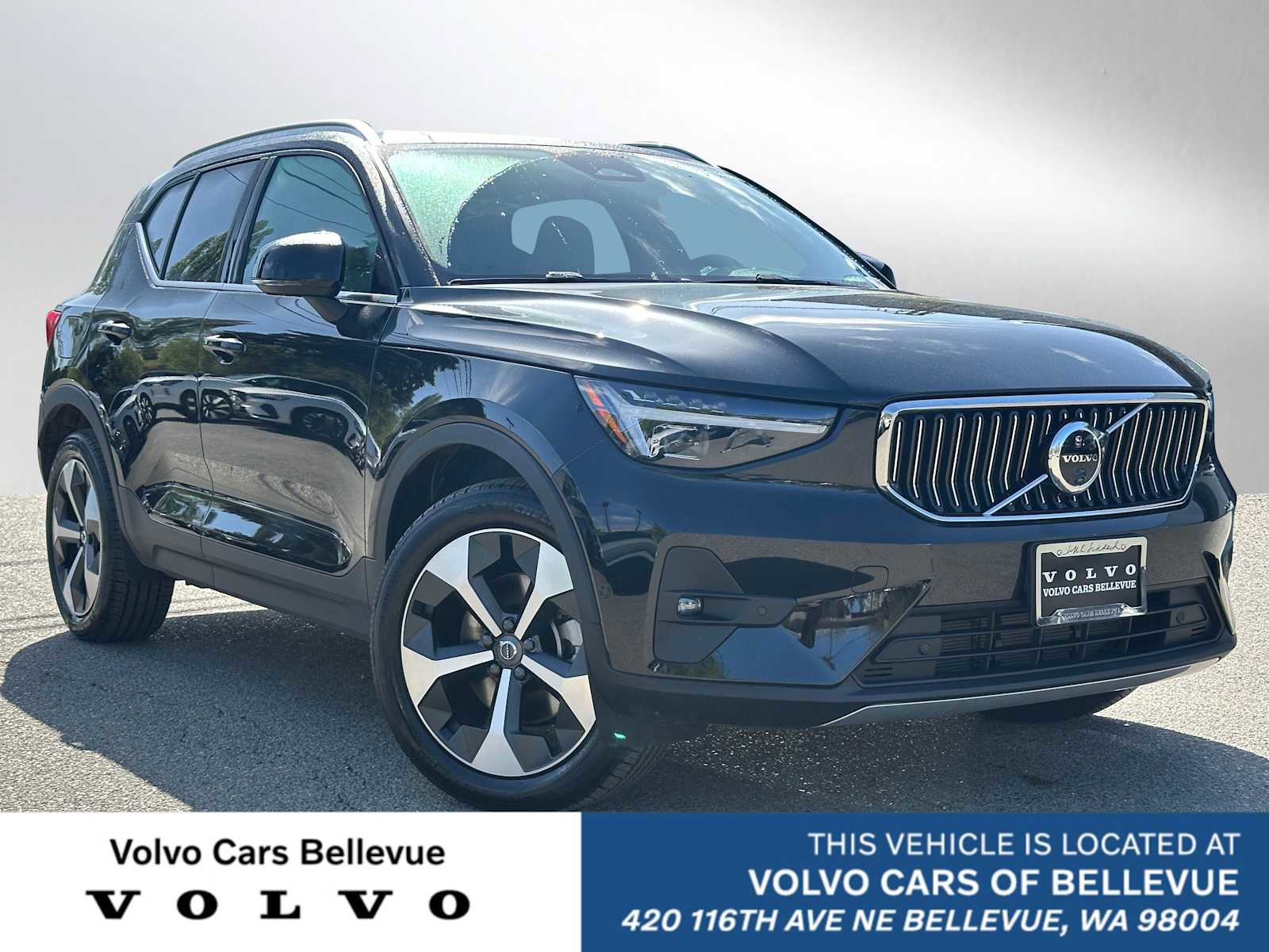Used 2025 Volvo XC40 B5 Plus w/ Protection Package Premier AWD/4WD image 1