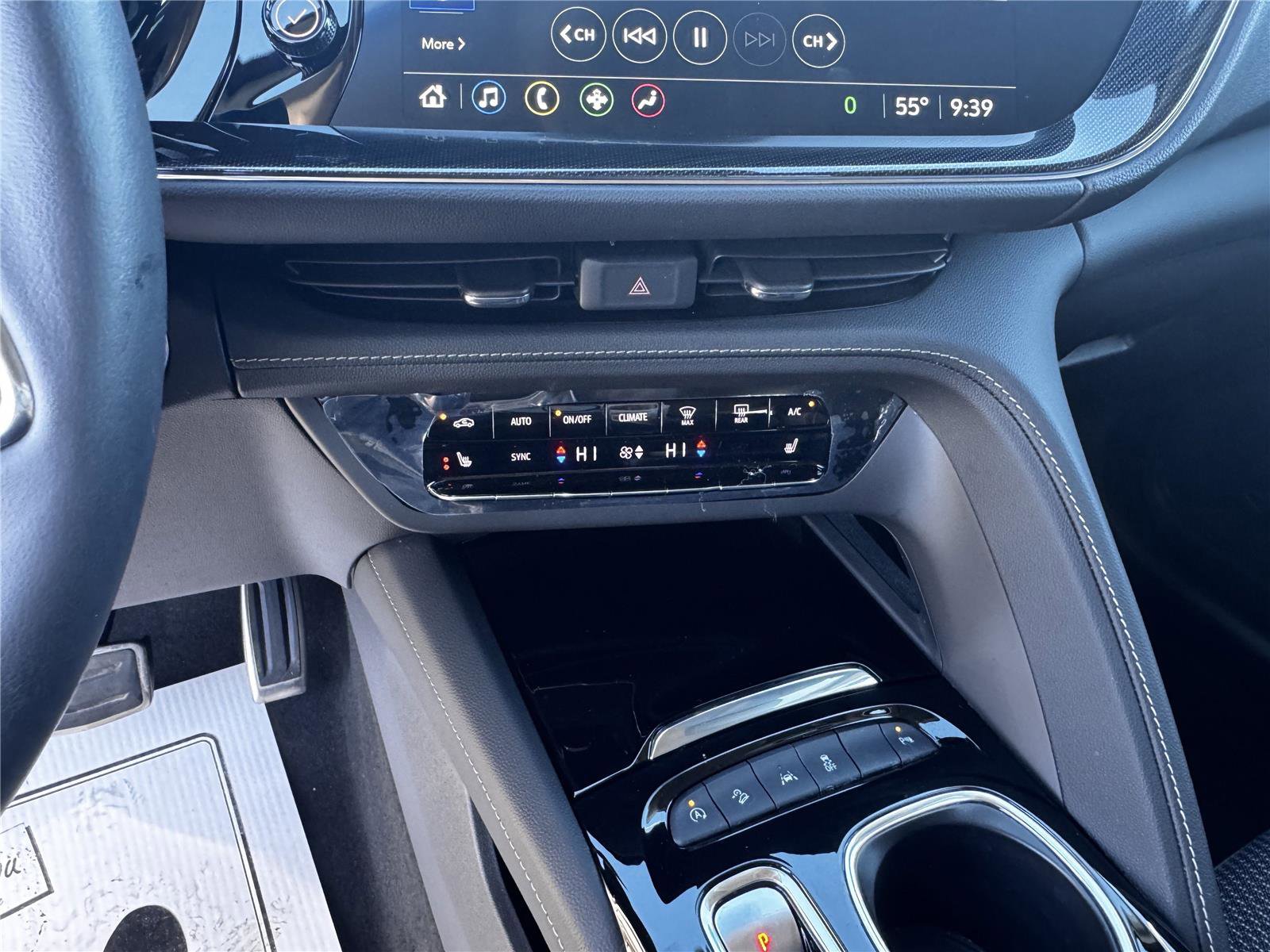 Used 2023 Buick Envision Preferred w/ Sport Touring Package AWD/4WD image 19