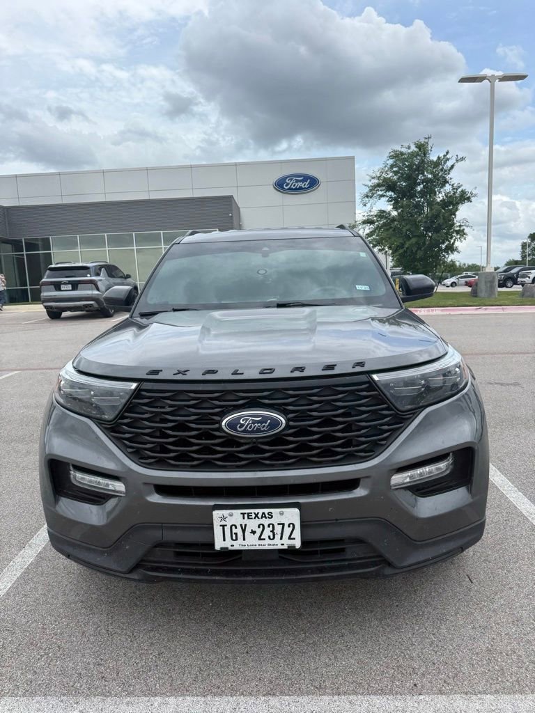 Used 2023 Ford Explorer ST-Line w/ Class IV Trailer Tow Package image 9