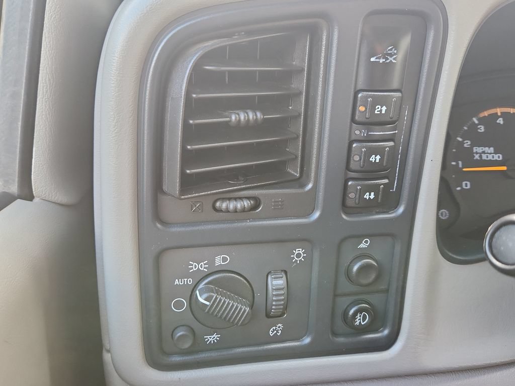 Used 2005 Chevrolet Silverado 3500 LT w/ Heavy-Duty Power Package AWD/4WD image 22
