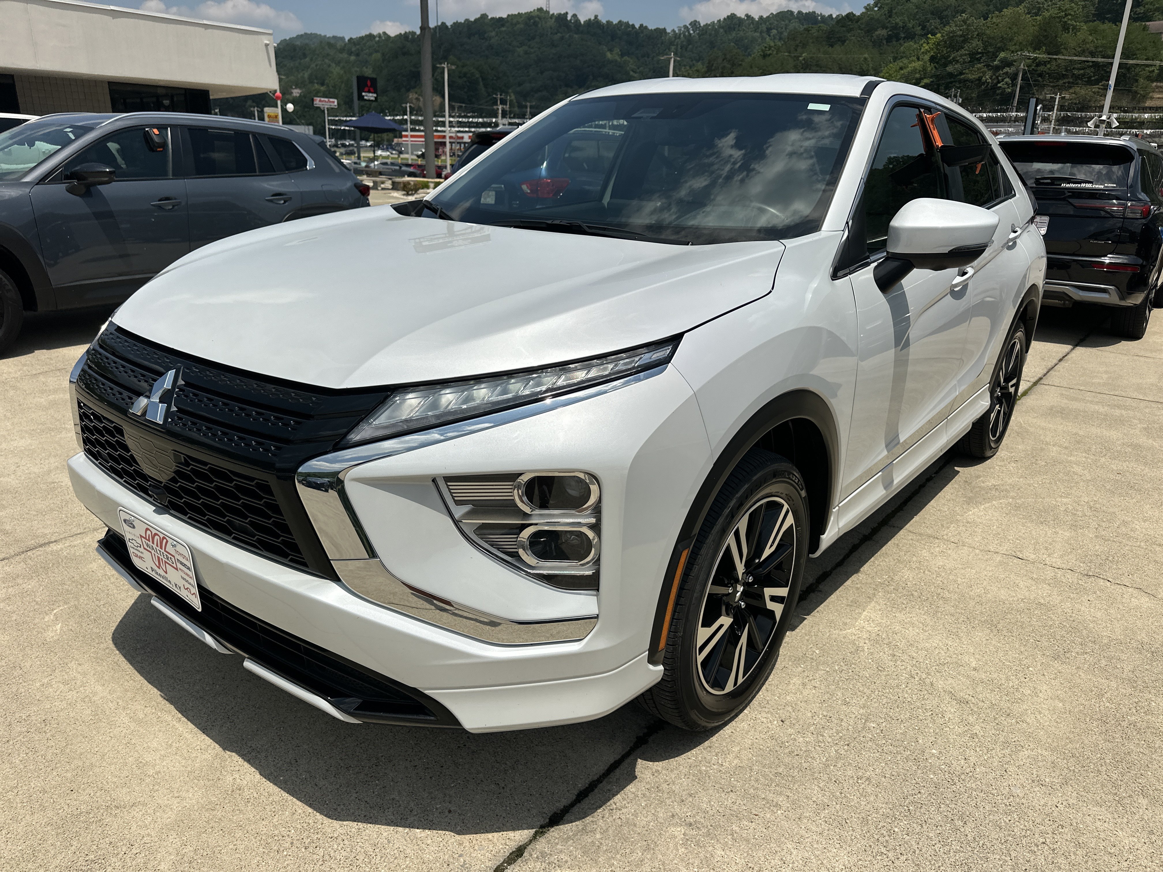 Used 2025 Mitsubishi Eclipse Cross SEL AWD/4WD image 6