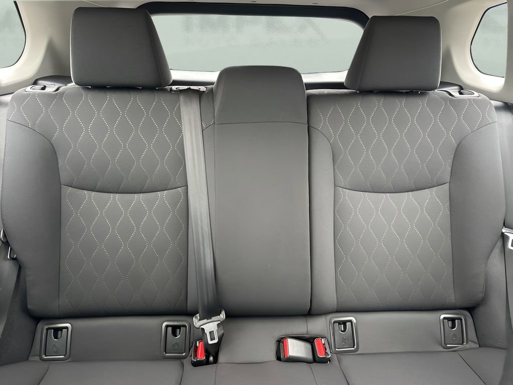 Used 2025 Toyota Corolla Cross LE image 10