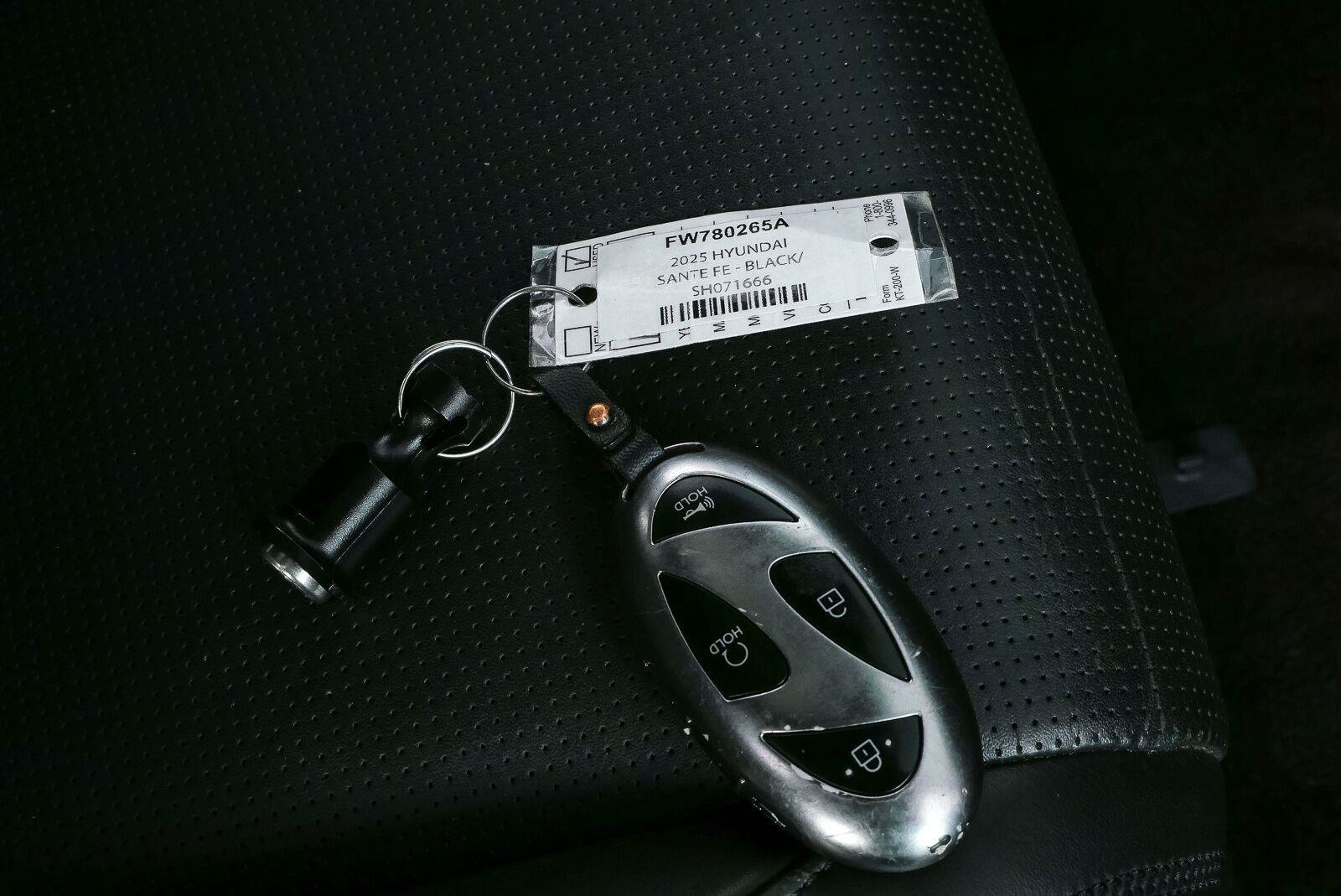 Used 2025 Hyundai Santa Fe Calligraphy FWD image 43