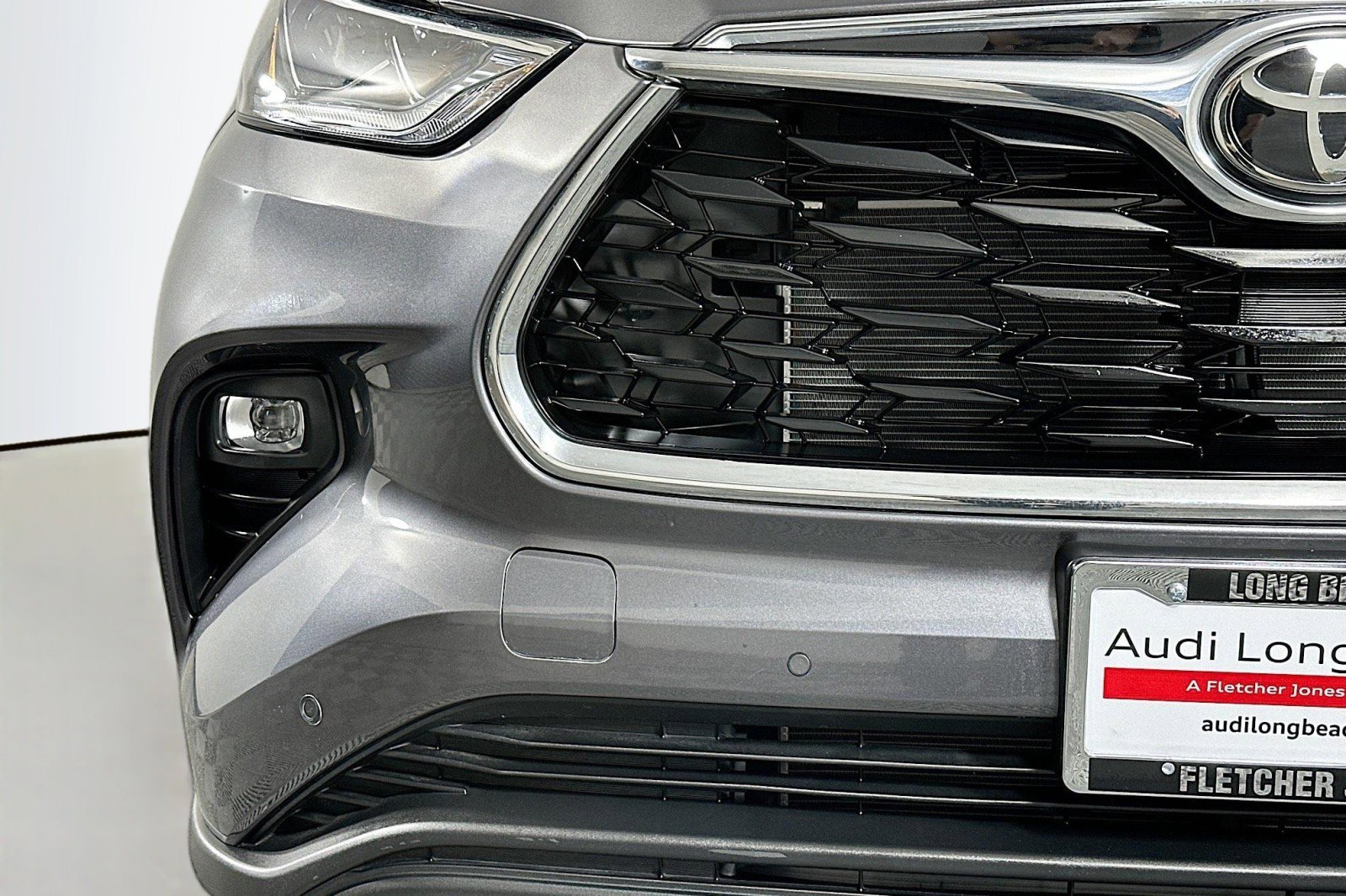 Used 2023 Toyota Highlander Limited image 17