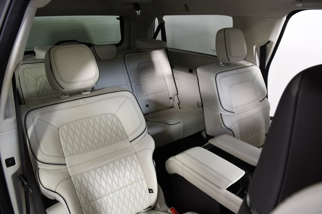 Used 2022 Lincoln Navigator L Black Label AWD/4WD image 22